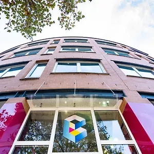 Boxhotel Otel