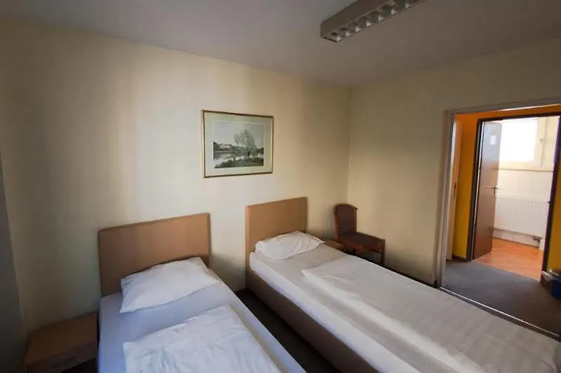 *** Guest house Pension Alpha - Frankfurt City Central Station Frankfurt am Main Germany