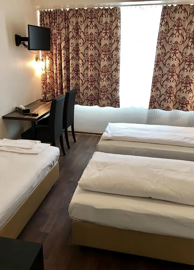 Guest house Pension Alpha - Frankfurt City Central Station Frankfurt am Main