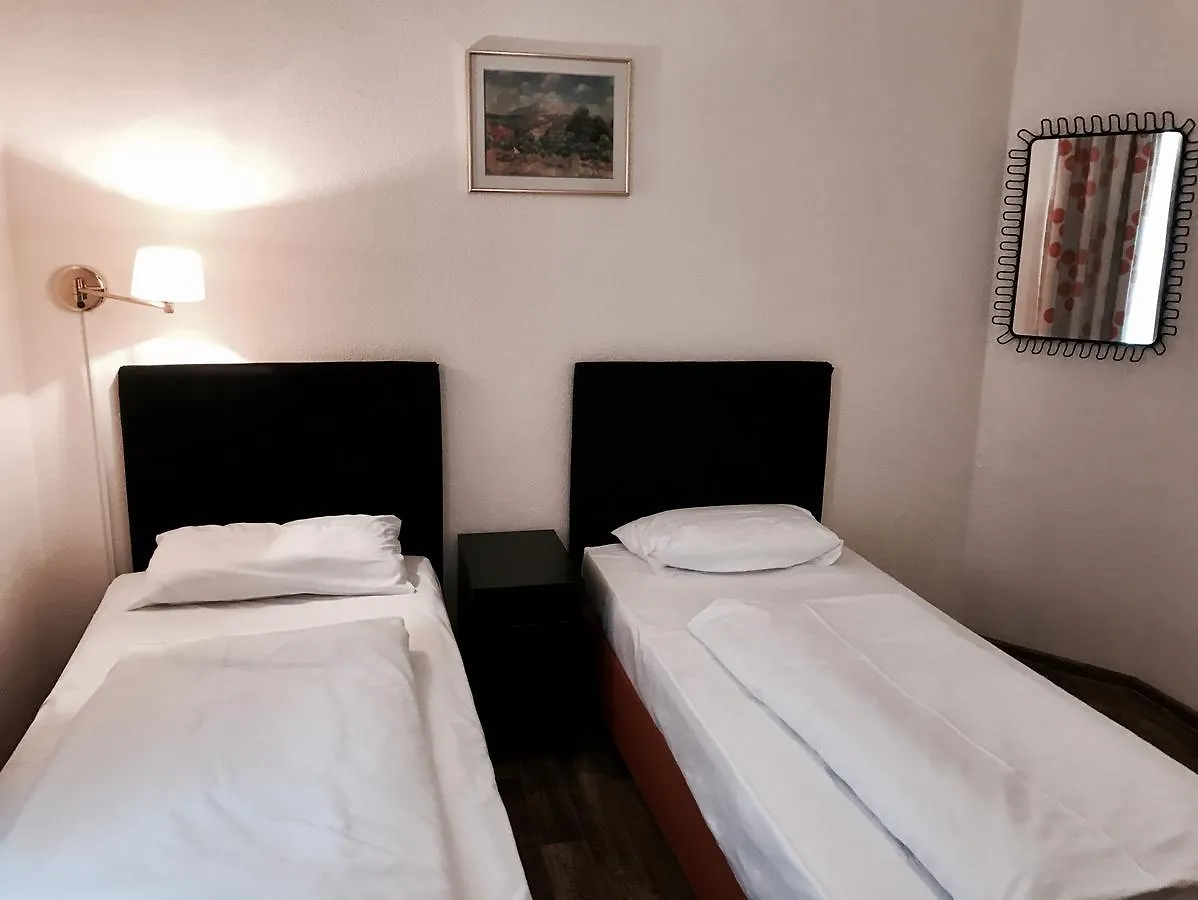 Pension Alpha - Frankfurt City Central Station Frankfurt am Main Germany