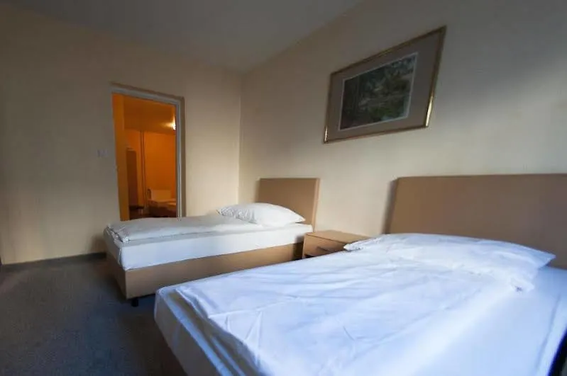 Pension Alpha - Frankfurt City Central Station Frankfurt nad Menem Pensjonat